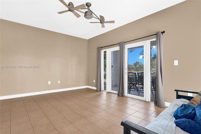 2875 NE 4th St, Homestead, FL 33033