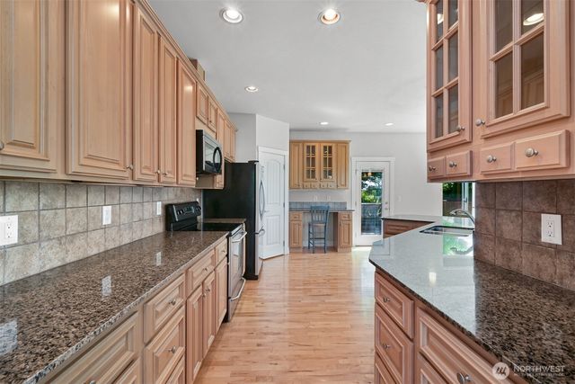 875 N Park Street, Lynden, WA 98264