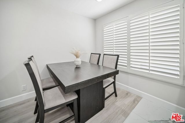 7714 Via Sorrento 22, Los Angeles, CA 91504