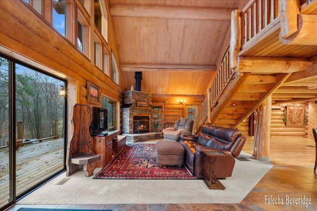 16550 Tyrone Avenue, Tyrone Twp, MI 49330