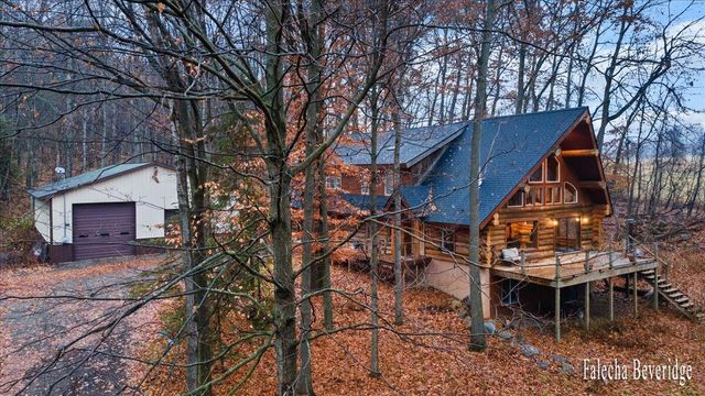 16550 Tyrone Avenue, Tyrone Twp, MI 49330