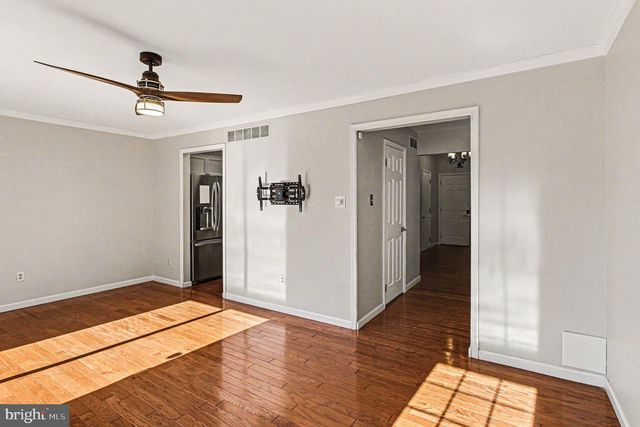 302 SOMERSET CT, Lansdale, PA 19446