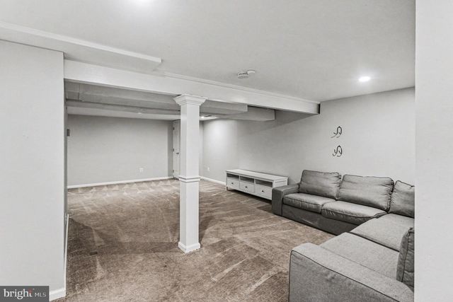 302 SOMERSET CT, Lansdale, PA 19446
