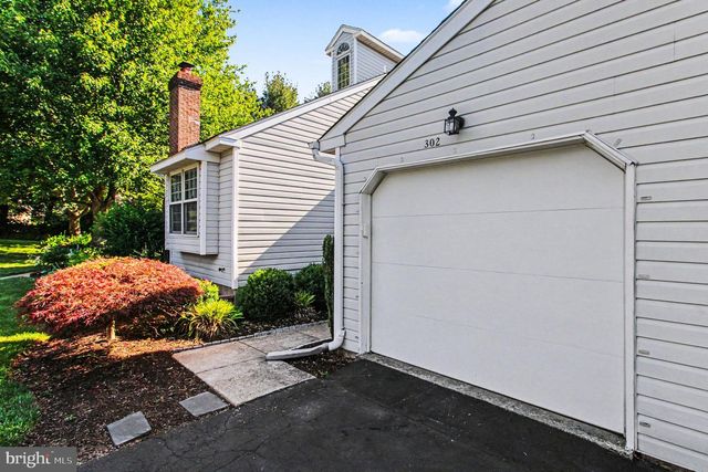 302 SOMERSET CT, Lansdale, PA 19446