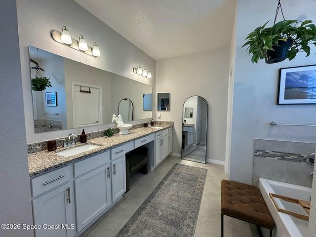 2412 Carrick Street NW, Palm Bay, FL 32907