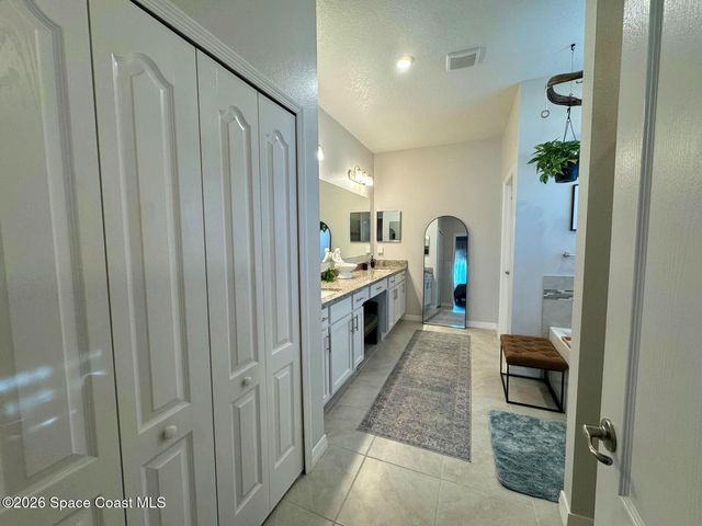 2412 Carrick Street NW, Palm Bay, FL 32907