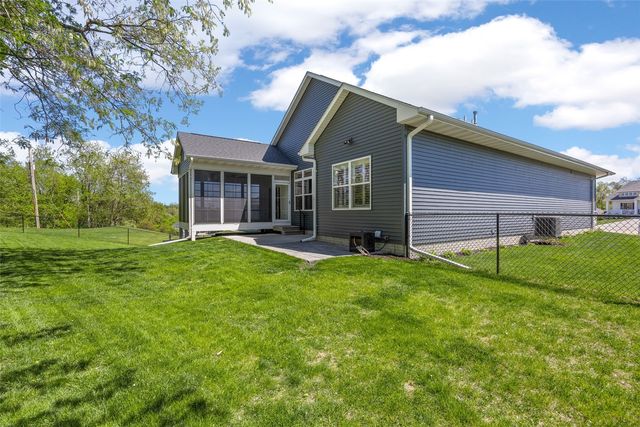 3710 Oak Ridge Court SE, Cedar Rapids, IA 52403