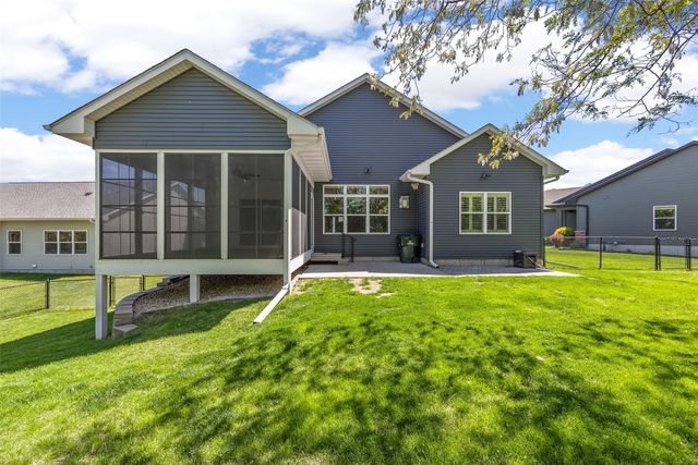 3710 Oak Ridge Court SE, Cedar Rapids, IA 52403