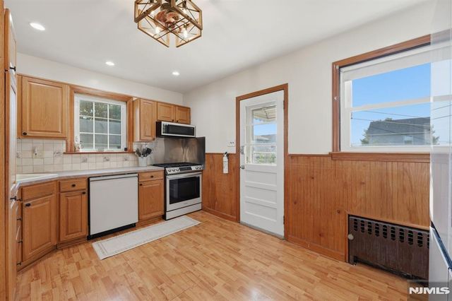 653 7th Street, Lyndhurst, NJ 07071