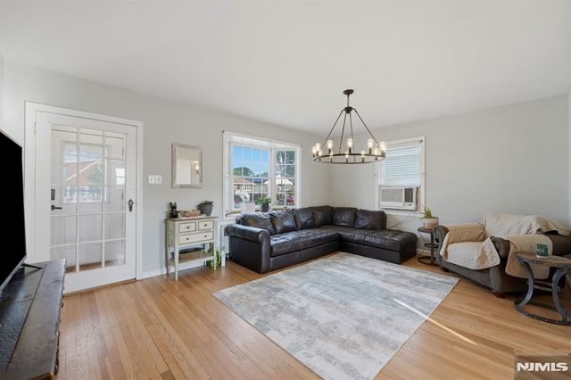 653 7th Street, Lyndhurst, NJ 07071