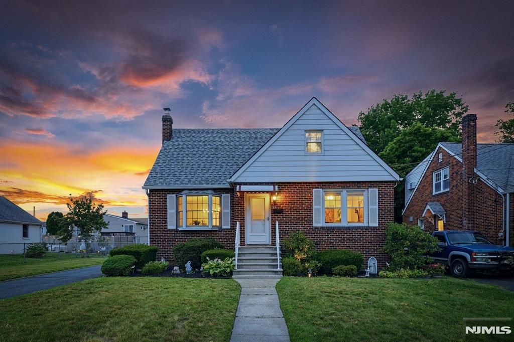 653 7th Street, Lyndhurst, NJ 07071