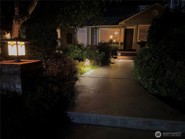 809 33rd Street, Anacortes, WA 98221