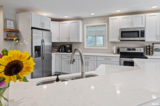 1416 Kieferlund Court, Quincy, IL 62305