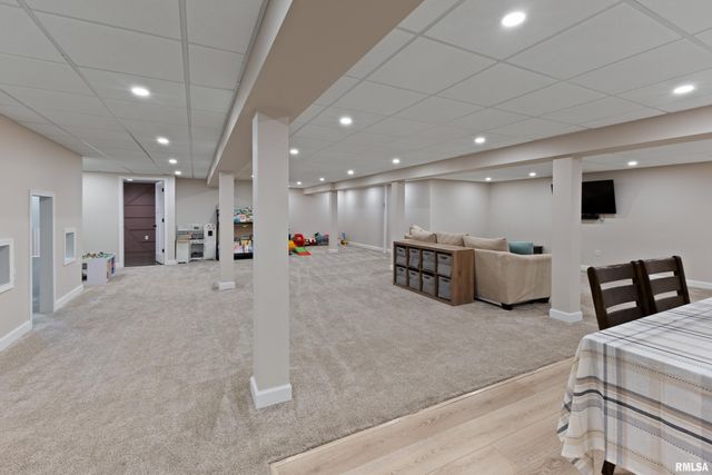 1416 Kieferlund Court, Quincy, IL 62305