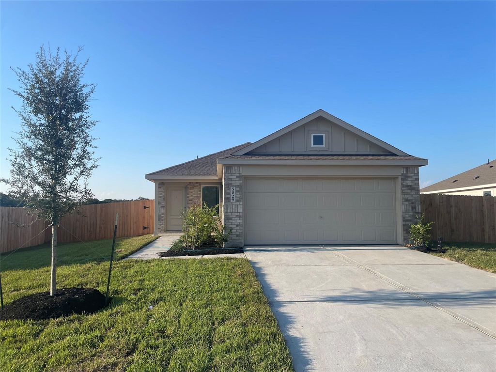 910 Constitution Drive, Bay City, TX 77414