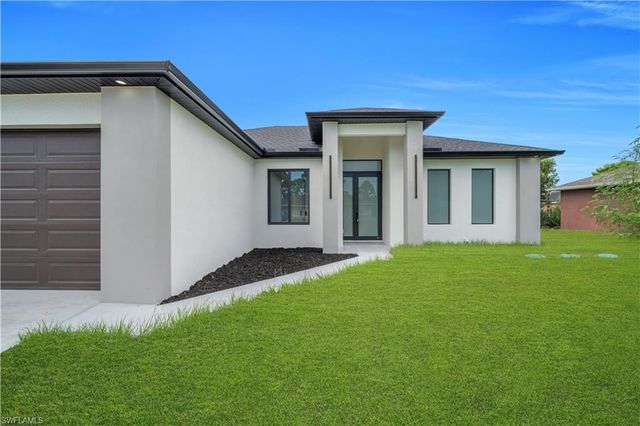 2611 39th ST SW, Lehigh Acres, FL 33976