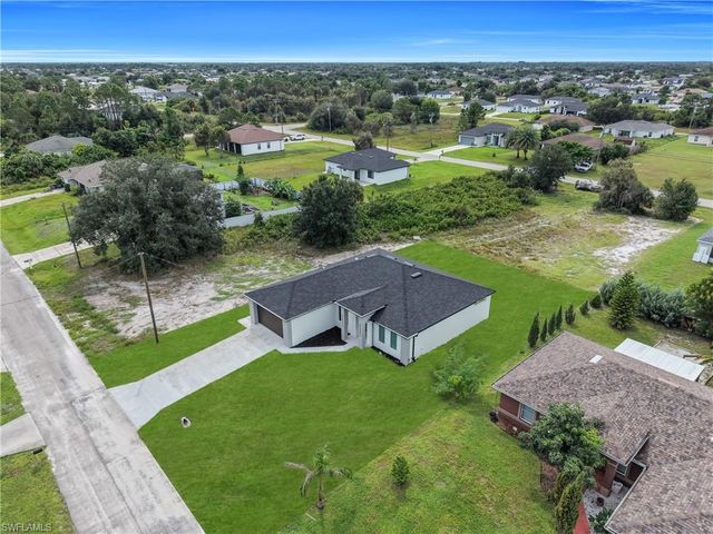 2611 39th ST SW, Lehigh Acres, FL 33976