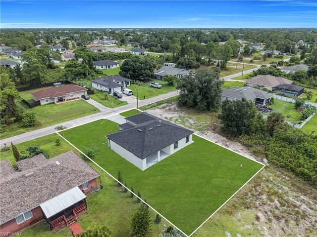 2611 39th ST SW, Lehigh Acres, FL 33976