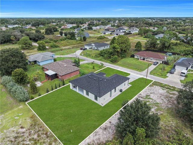2611 39th ST SW, Lehigh Acres, FL 33976
