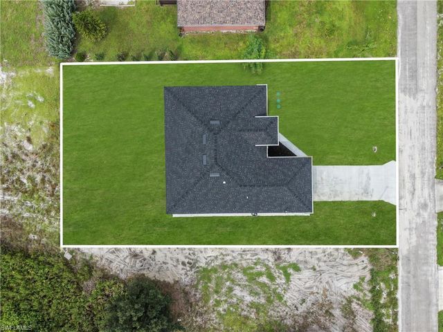 2611 39th ST SW, Lehigh Acres, FL 33976