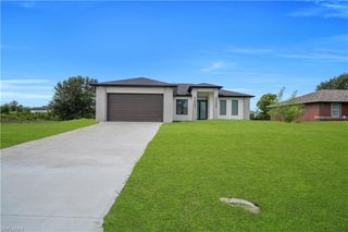 2611 39th ST SW, Lehigh Acres, FL 33976