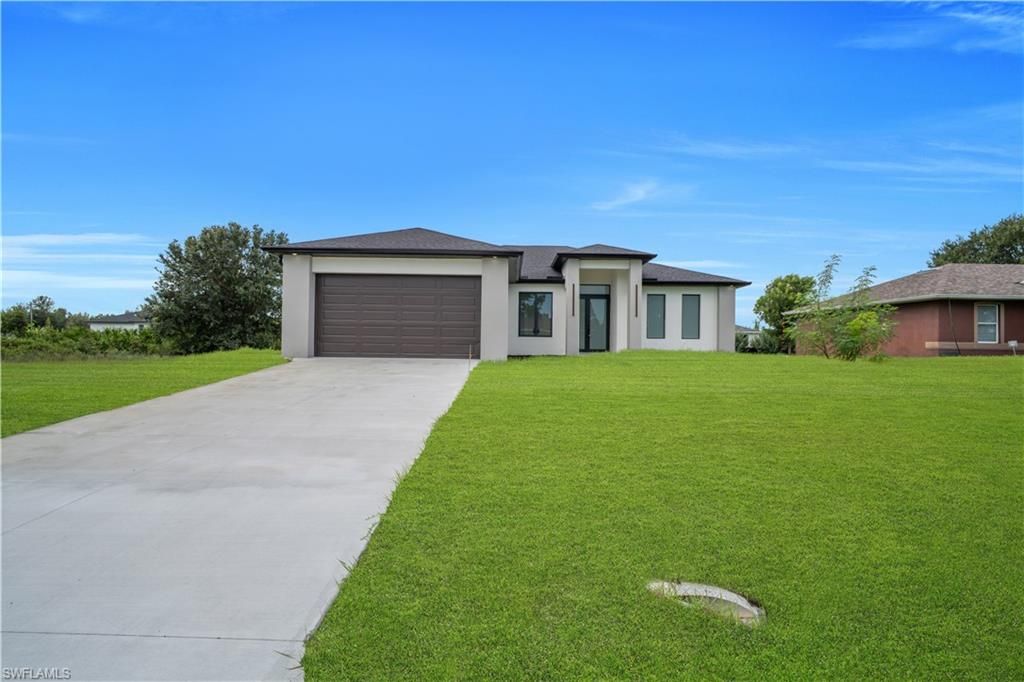 2611 39th ST SW, Lehigh Acres, FL 33976