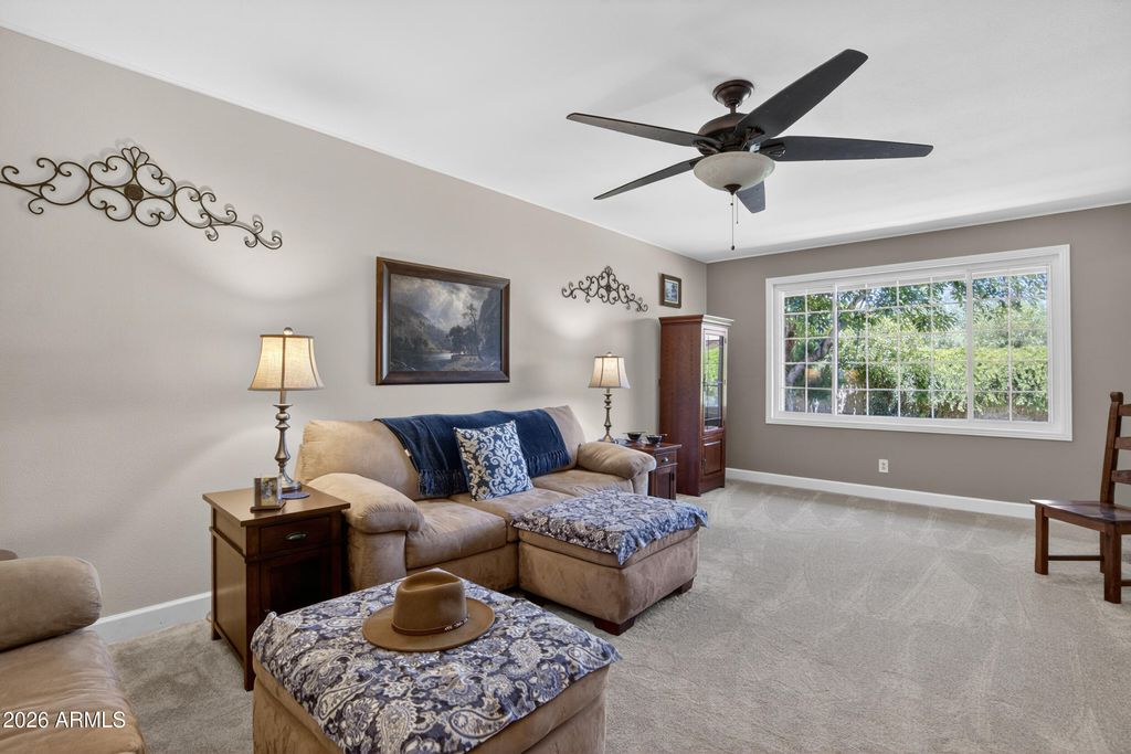 Image 15 of property listing at 3738 W MORTEN Avenue, Phoenix, AZ 85051