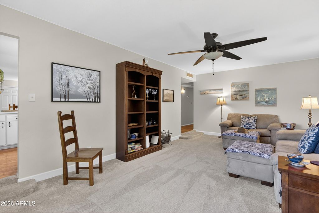 Image 18 of property listing at 3738 W MORTEN Avenue, Phoenix, AZ 85051