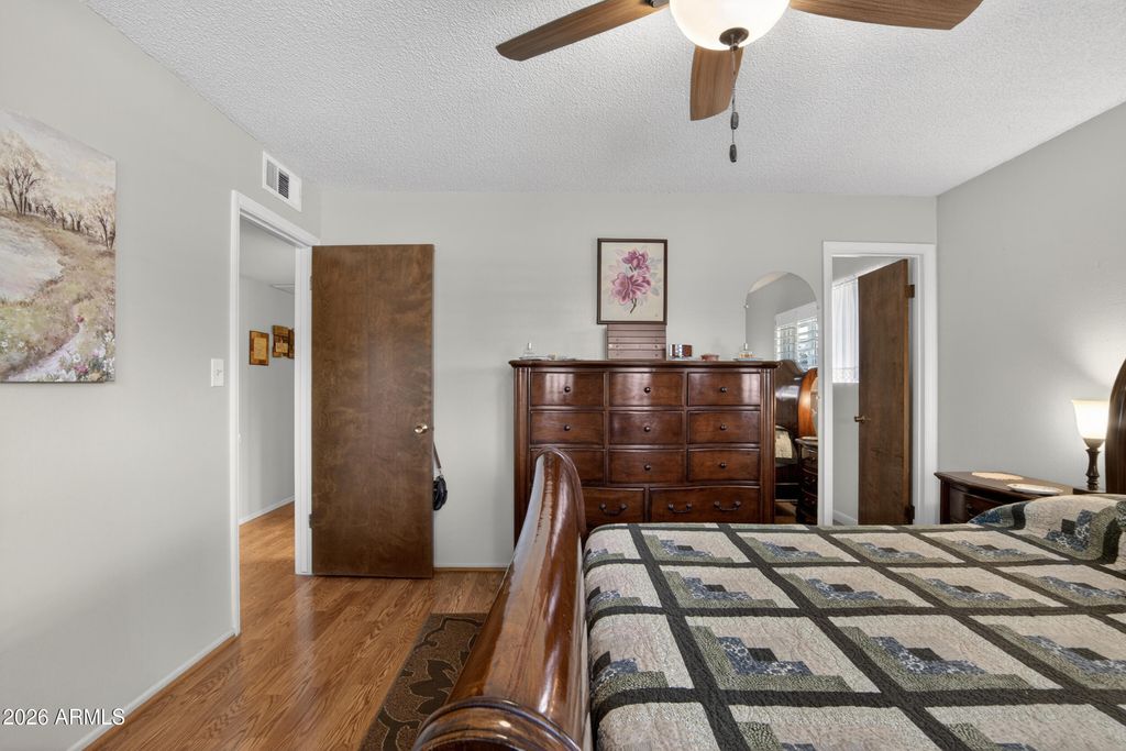 Image 21 of property listing at 3738 W MORTEN Avenue, Phoenix, AZ 85051