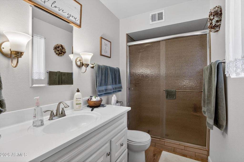 Image 22 of property listing at 3738 W MORTEN Avenue, Phoenix, AZ 85051