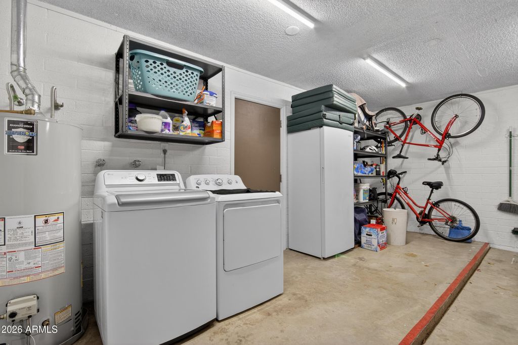 Image 28 of property listing at 3738 W MORTEN Avenue, Phoenix, AZ 85051