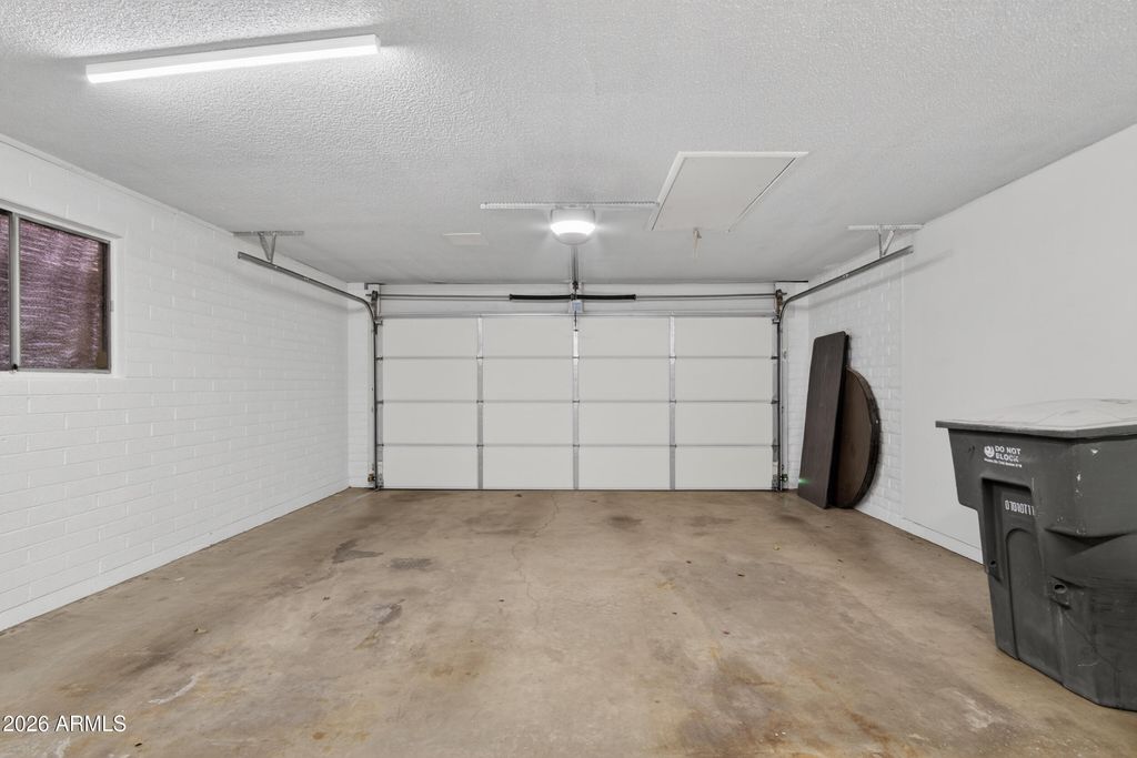 Image 29 of property listing at 3738 W MORTEN Avenue, Phoenix, AZ 85051