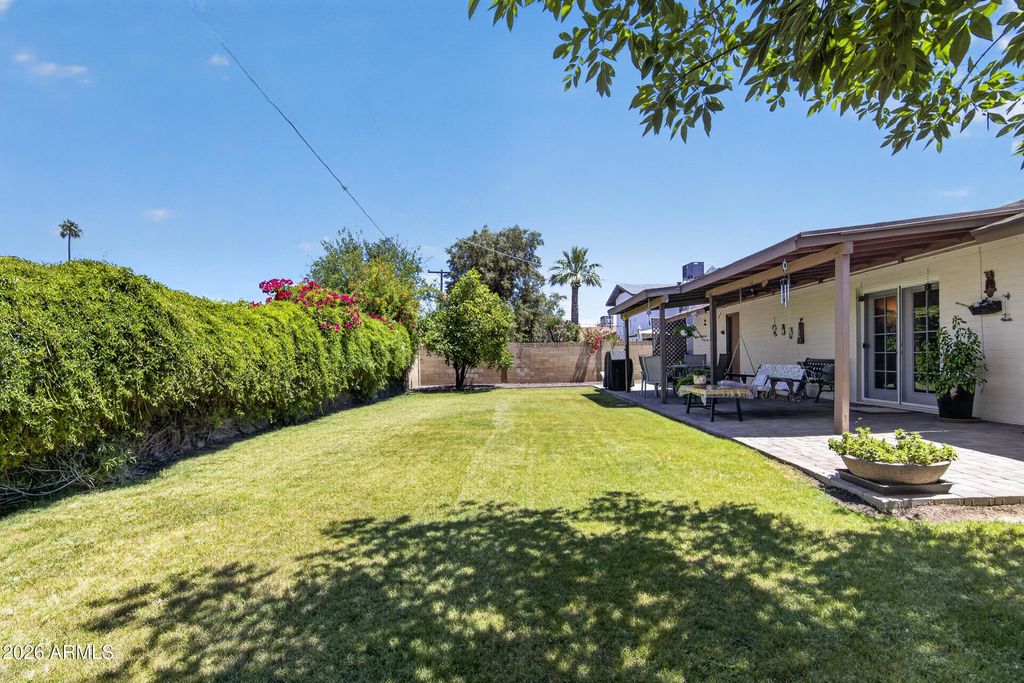 Image 34 of property listing at 3738 W MORTEN Avenue, Phoenix, AZ 85051