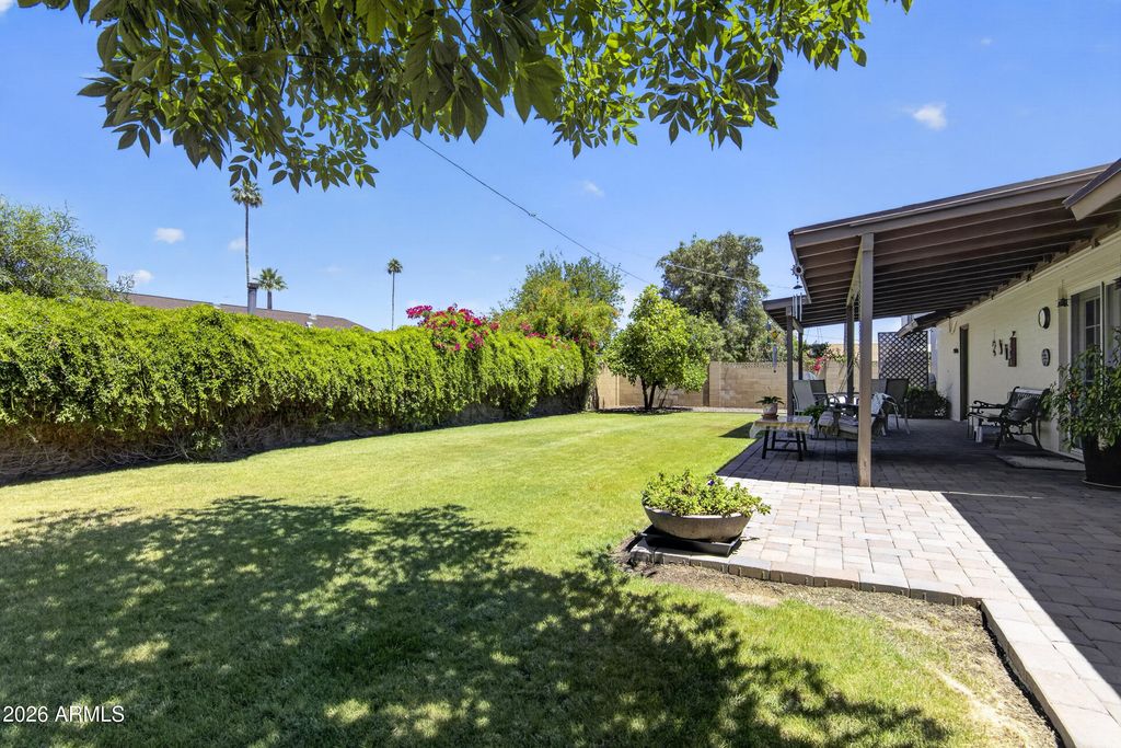 Image 35 of property listing at 3738 W MORTEN Avenue, Phoenix, AZ 85051