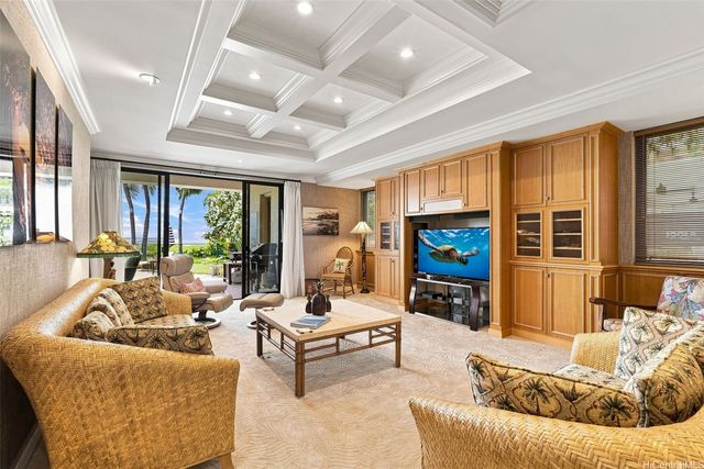 5599 Kalanianaole Highway, Honolulu, HI 96821