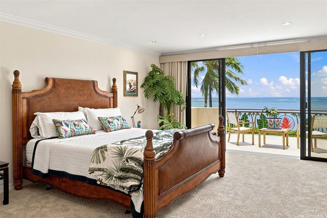 5599 Kalanianaole Highway, Honolulu, HI 96821