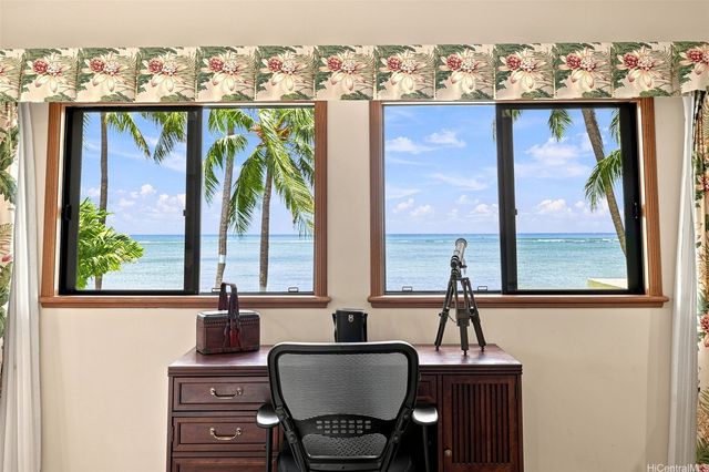 5599 Kalanianaole Highway, Honolulu, HI 96821
