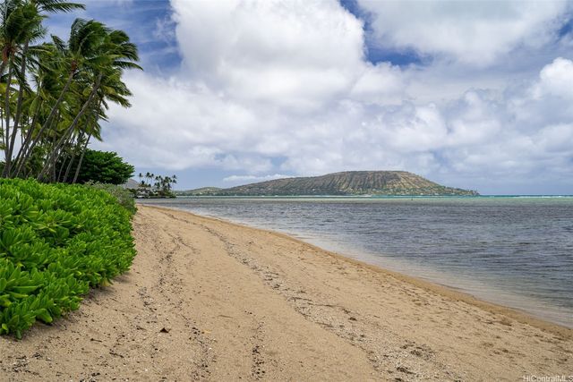 5599 Kalanianaole Highway, Honolulu, HI 96821