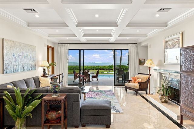5599 Kalanianaole Highway, Honolulu, HI 96821