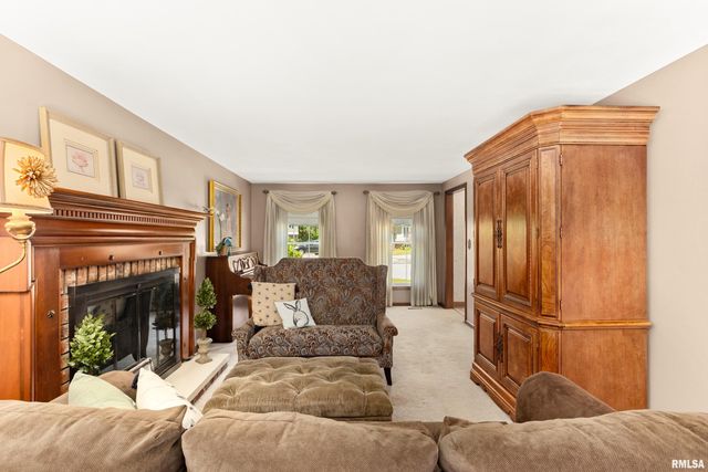 638 SIMON Drive, East Peoria, IL 61611