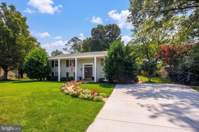 8715 FALKSTONE LN, Alexandria, VA 22309