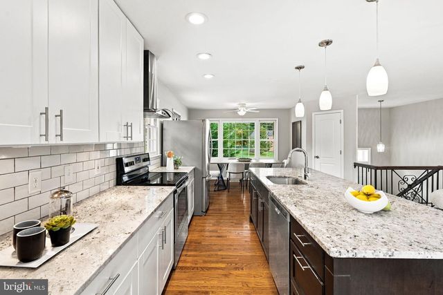 8715 FALKSTONE LN, Alexandria, VA 22309