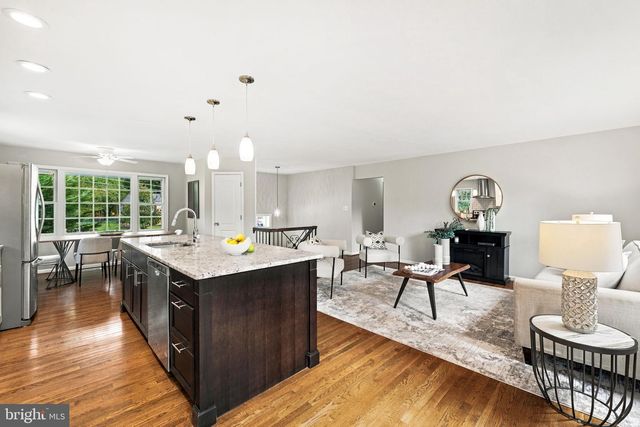 8715 FALKSTONE LN, Alexandria, VA 22309
