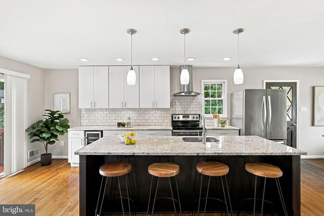 8715 FALKSTONE LN, Alexandria, VA 22309