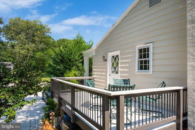 8715 FALKSTONE LN, Alexandria, VA 22309