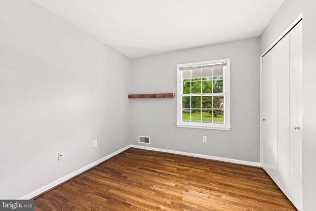 8715 FALKSTONE LN, Alexandria, VA 22309