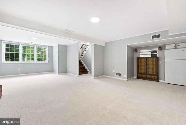 8715 FALKSTONE LN, Alexandria, VA 22309