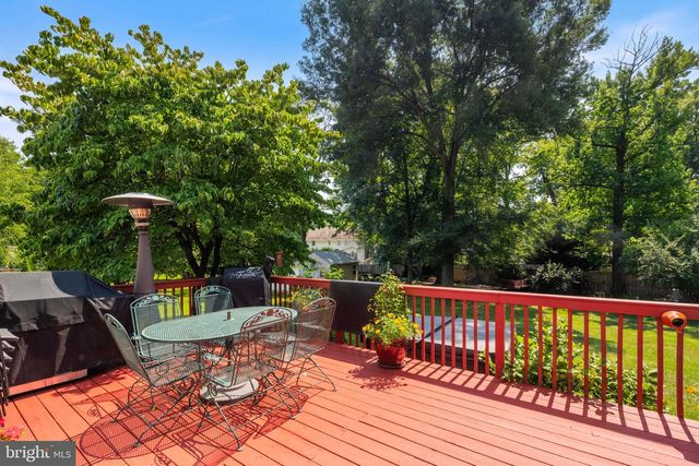 8715 FALKSTONE LN, Alexandria, VA 22309