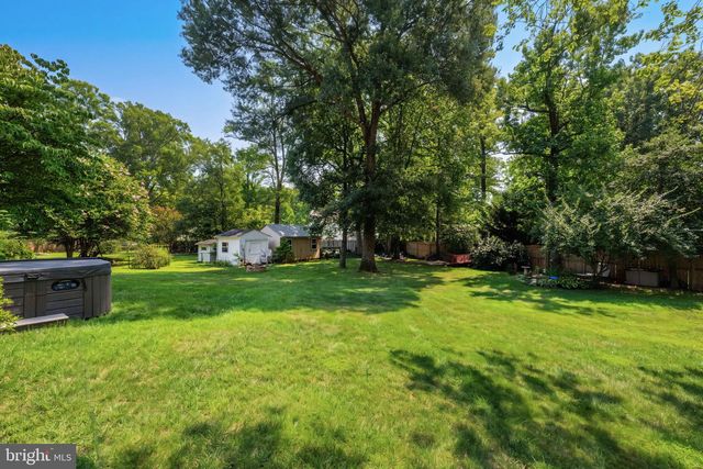 8715 FALKSTONE LN, Alexandria, VA 22309
