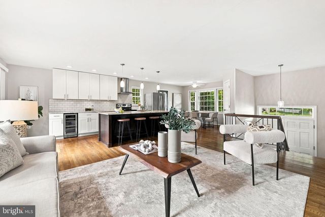 8715 FALKSTONE LN, Alexandria, VA 22309